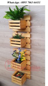 Pot Bunga Dinding Kayu Vertikal