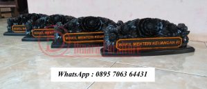 Papan Nama Meja Wakil Menteri