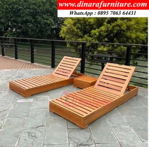 Kursi Rebahan Taman