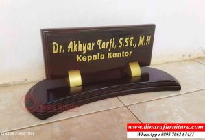 Papan Nama Meja Kepala Kantor